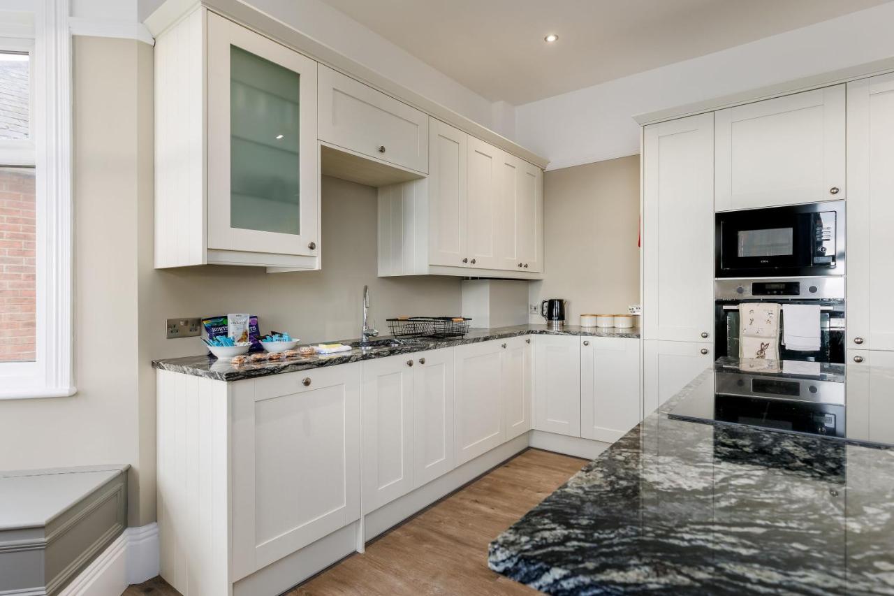 Park Lake View Poole Exterior foto